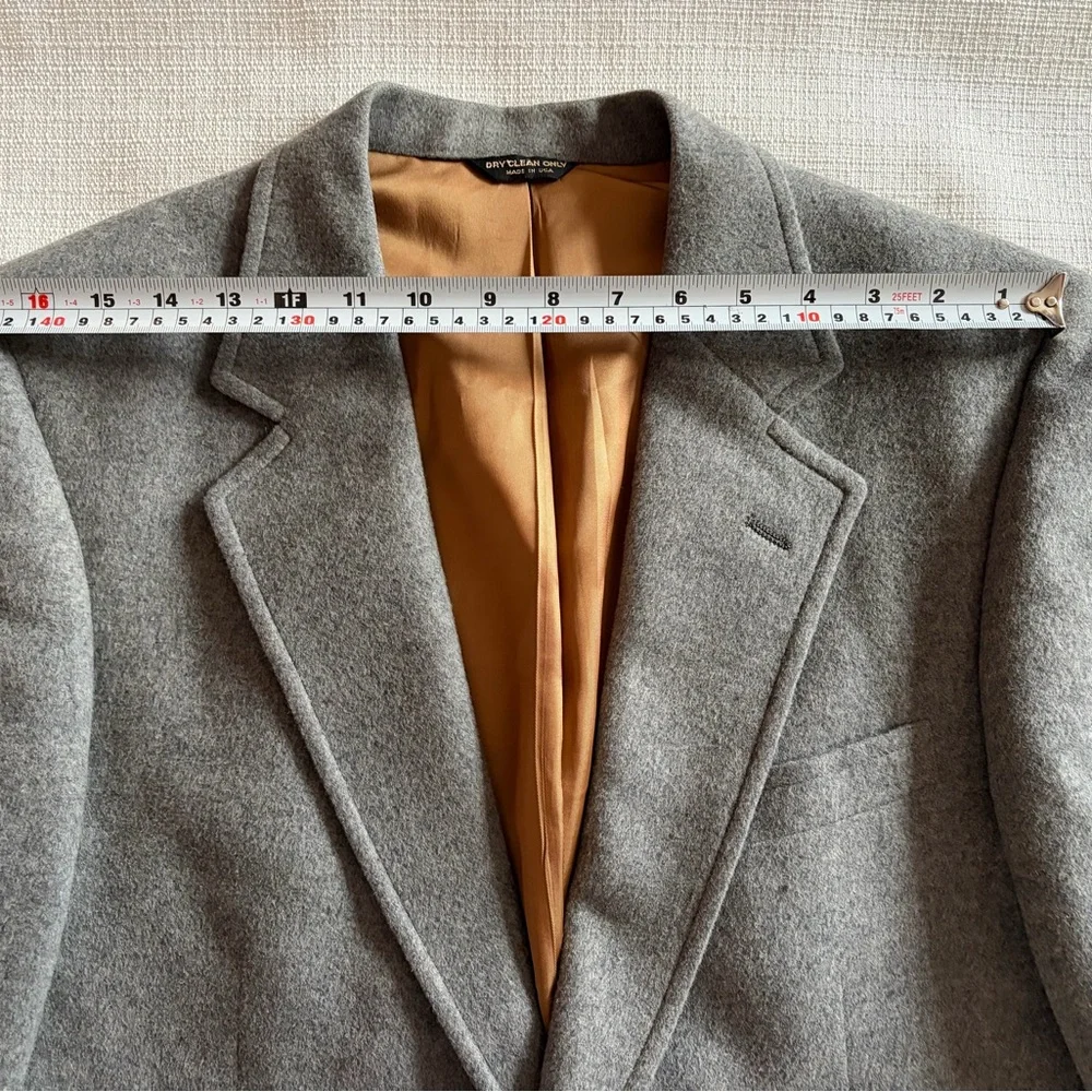 Vintage Wallachs Men's 100%‎ Camel Hair Gray Notch Lapel Wool Blazer